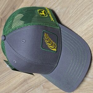 John Deere Snapback Trucker Hat